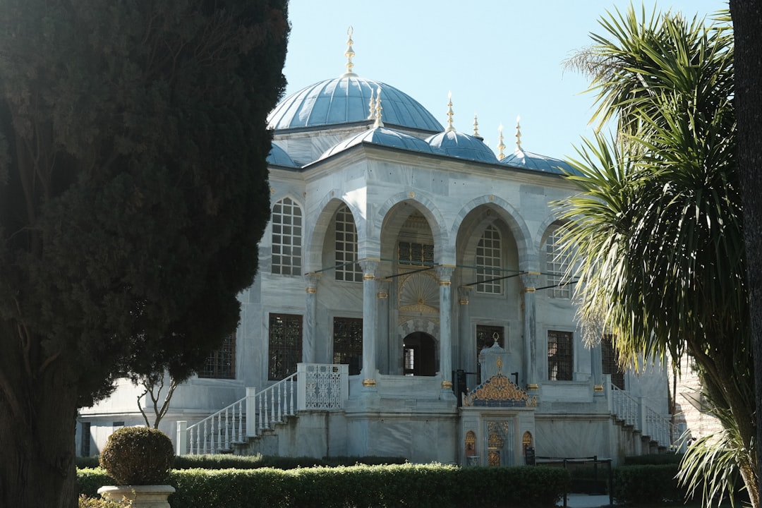 İlber Ortaylı'nın Topkapı Sarayı Yılları: Erhan Afyoncu'dan Benzersiz Anlatım!