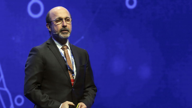 Trump’tan İran’a Kritik Hark Adası ve Petrol Hamlesi!