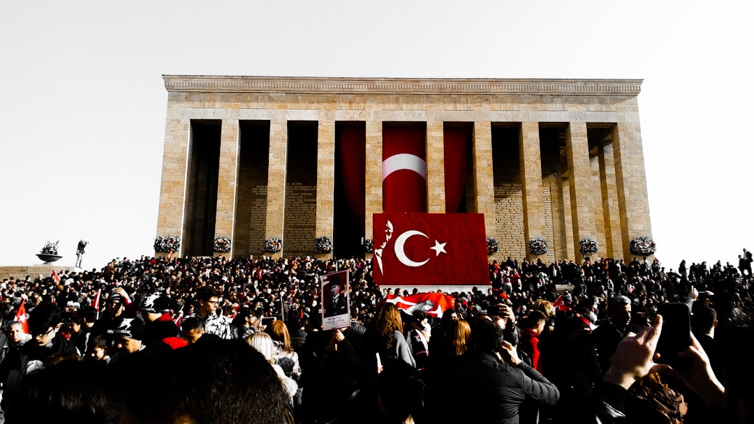 Özgür Özel'den Çarpıcı Ara Seçim Açıklaması: 22 İstifa ve Zorunlu Hamle!