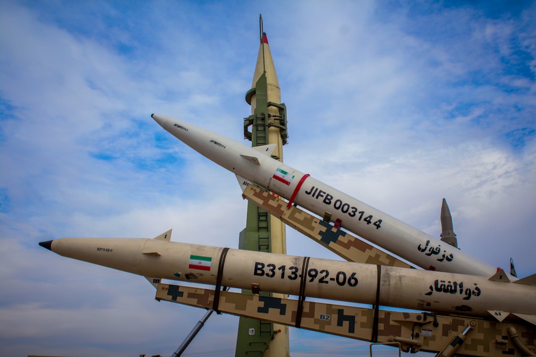 İran, Birleşik Arap Emirlikleri'nde Askeri Üs Hedef Aldı