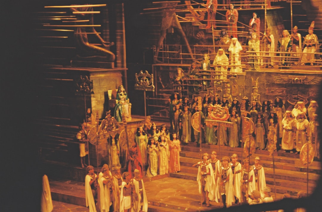 Asırlık Operalar Sahnelere Dönüyor: Tarih Canlanıyor!