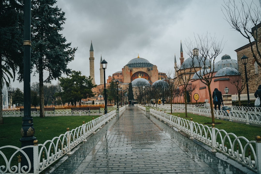 Siirt'te Sağanak Alarmı! Sel ve Su Baskınları Kentte Hayatı Felç Etti