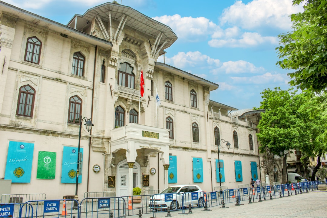 Üsküdar Belediyesi’ne Şok Operasyon: 20 Gözaltı! Usulsüzlük İddiaları Derinleşiyor