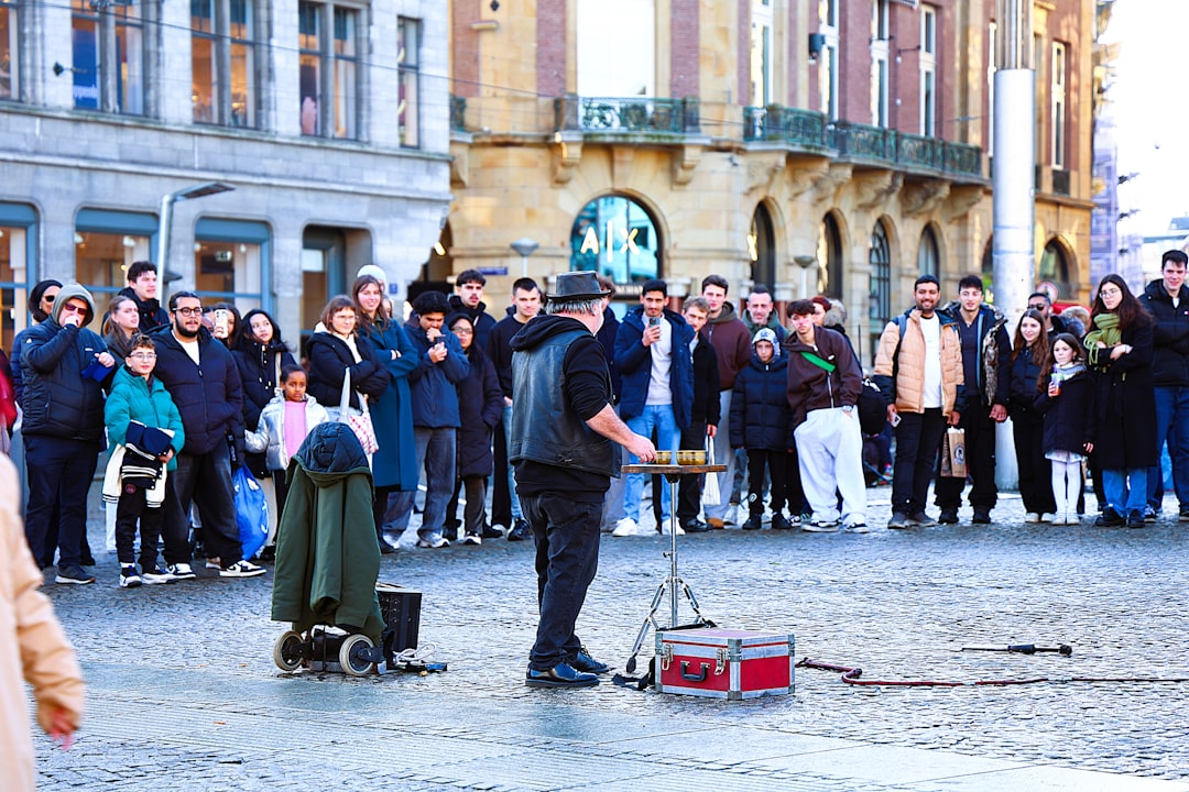 Fabrika Ayvalık’ta Dünya Tiyatro Günü Sokakta Canlanıyor!